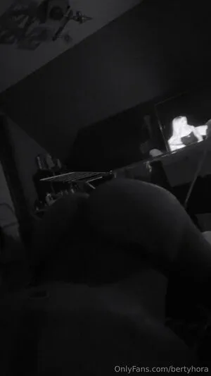 Bertyhora OnlyFans Leaked Free Thumbnail Picture - #djQaHsg4Ej