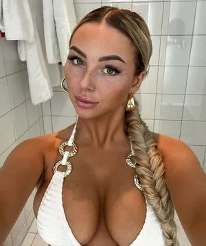 Beth Amelia OnlyFans Leaked Free Thumbnail Picture - #g9DpIcpoVl