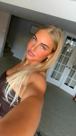 Beth Grotelueschen OnlyFans Leaked Free Thumbnail Picture - #2DDsNkC7aX