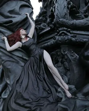 Betony Vernon OnlyFans Leaked Free Thumbnail Picture - #elMuHFppga