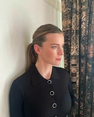 Betty Gilpin OnlyFans Leaked Free Thumbnail Picture - #XKeTRo8a7u