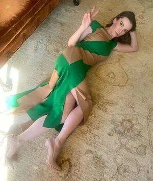 Betty Gilpin OnlyFans Leaked Free Thumbnail Picture - #abyKNM0P4y