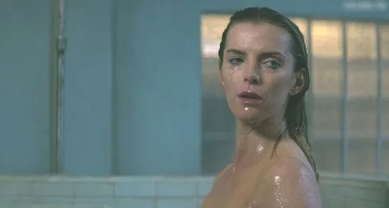 Betty Gilpin OnlyFans Leaked Free Thumbnail Picture - #rhanaI3wH4
