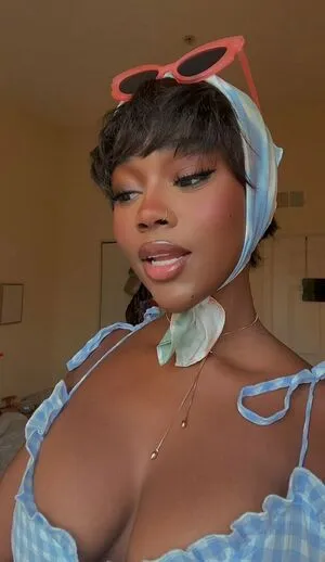 Beverly Pierre OnlyFans Leaked Free Thumbnail Picture - #4ESGu6UyiX