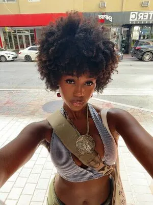 Beverly Pierre OnlyFans Leaked Free Thumbnail Picture - #E7CTwxkwMj