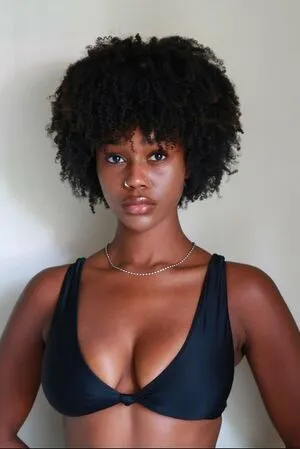 Beverly Pierre OnlyFans Leaked Free Thumbnail Picture - #zeYluc0nGD