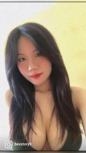Beverlyloh OnlyFans Leaked Free Thumbnail Picture - #JIdBYM742T