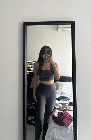 Beverlyloh OnlyFans Leaked Free Thumbnail Picture - #ODY110dzFi