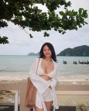 Beverlyloh OnlyFans Leaked Free Thumbnail Picture - #gqfVMyrK5U