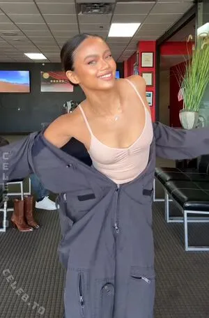 Bianca Bustamante OnlyFans Leaked Free Thumbnail Picture - #AVamyTq6WX