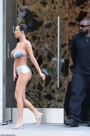 Bianca Censori OnlyFans Leaked Free Thumbnail Picture - #0bGAB7JT95