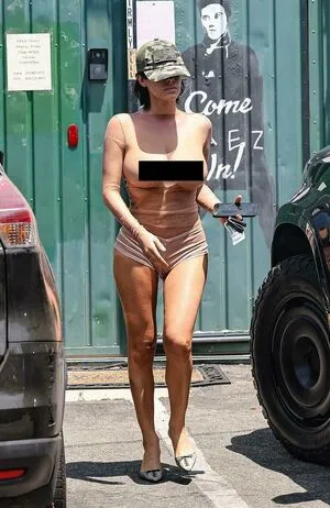 Bianca Censori OnlyFans Leaked Free Thumbnail Picture - #0jjiXvCF4x