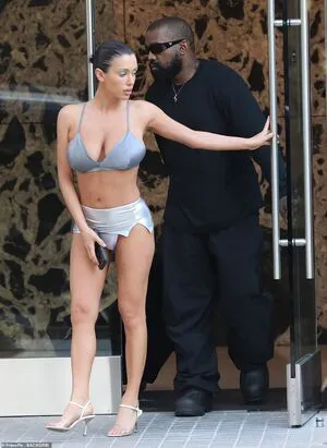 Bianca Censori OnlyFans Leaked Free Thumbnail Picture - #33on3KyHHI