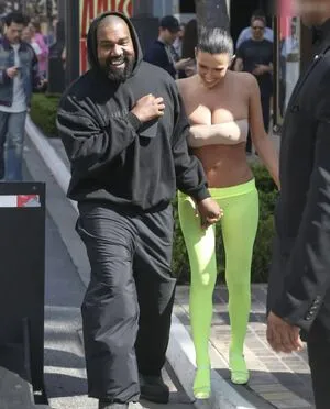 Bianca Censori OnlyFans Leaked Free Thumbnail Picture - #7w3omkuVuN