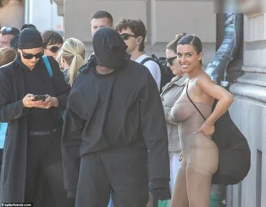 Bianca Censori OnlyFans Leaked Free Thumbnail Picture - #88kGKcXa25