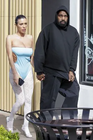 Bianca Censori OnlyFans Leaked Free Thumbnail Picture - #9E3QR4W7Ki