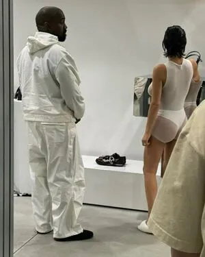 Bianca Censori OnlyFans Leaked Free Thumbnail Picture - #DDC9B3xGUo