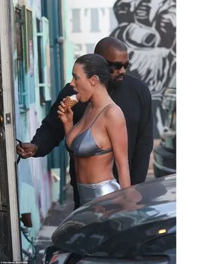 Bianca Censori OnlyFans Leaked Free Thumbnail Picture - #DQFnzzpOoS