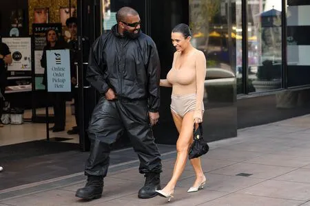 Bianca Censori OnlyFans Leaked Free Thumbnail Picture - #FMY4wVp5rp