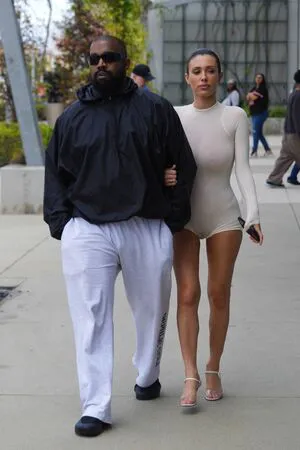 Bianca Censori OnlyFans Leaked Free Thumbnail Picture - #H4DM3NtEYo