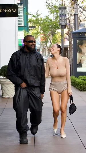 Bianca Censori OnlyFans Leaked Free Thumbnail Picture - #LsP3Ak1Ujh