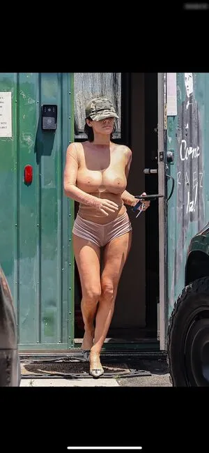 Bianca Censori OnlyFans Leaked Free Thumbnail Picture - #NxCxrx7M4T