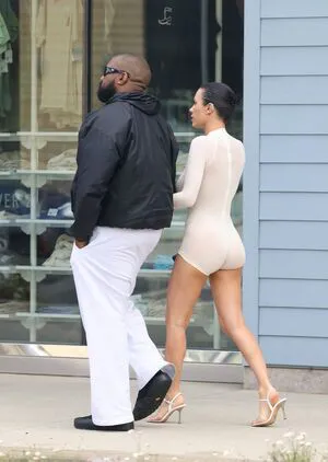 Bianca Censori OnlyFans Leaked Free Thumbnail Picture - #OB1G2CpYeJ