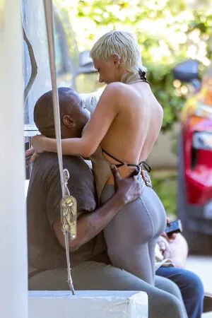 Bianca Censori OnlyFans Leaked Free Thumbnail Picture - #Swrf2RwKri