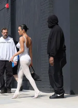 Bianca Censori OnlyFans Leaked Free Thumbnail Picture - #fzggxARxD4