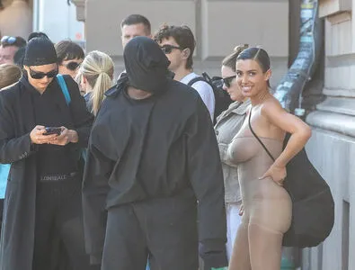 Bianca Censori OnlyFans Leaked Free Thumbnail Picture - #lk9KiNW0kA