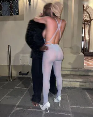 Bianca Censori OnlyFans Leaked Free Thumbnail Picture - #mLYLK1V9zx