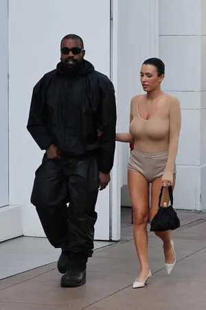 Bianca Censori OnlyFans Leaked Free Thumbnail Picture - #maBEU0a1MP