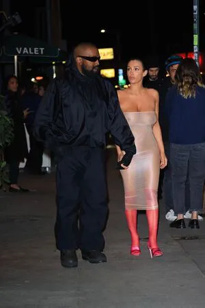 Bianca Censori OnlyFans Leaked Free Thumbnail Picture - #oDaNz53gun