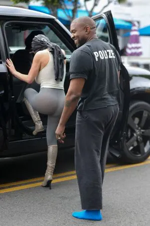 Bianca Censori OnlyFans Leaked Free Thumbnail Picture - #oarA7TE562