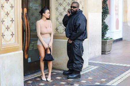 Bianca Censori OnlyFans Leaked Free Thumbnail Picture - #p6okuOkf2Z