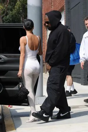 Bianca Censori OnlyFans Leaked Free Thumbnail Picture - #u4At13Ryqu