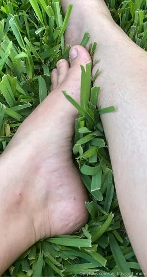 Big Titty Goth Mom OnlyFans Leaked Free Thumbnail Picture - #9A1cIn8lN3