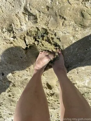 Big Titty Goth Mom OnlyFans Leaked Free Thumbnail Picture - #BeqZ4VvX18