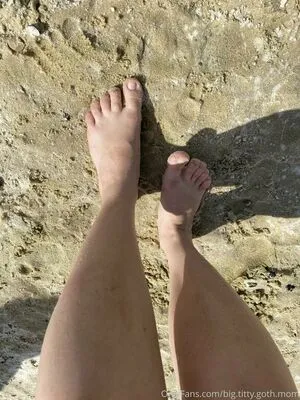 Big Titty Goth Mom OnlyFans Leaked Free Thumbnail Picture - #MC2gzANGpd