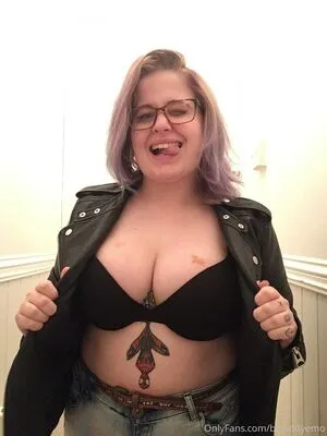 Bigtiddyemo OnlyFans Leaked Free Thumbnail Picture - #kfcEdKzGMk