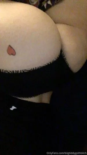 biigtiddygothbitch OnlyFans Leaked Free Thumbnail Picture - #wFAc9D2NYP