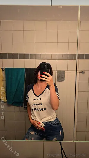 Bikergirl21 OnlyFans Leaked Free Thumbnail Picture - #ZzeOlaMbth