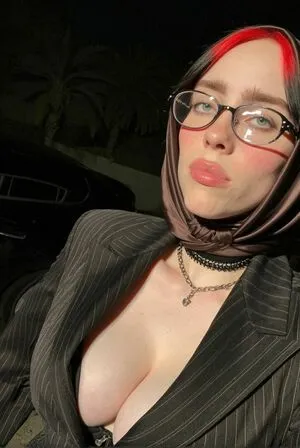 Billie Eilish OnlyFans Leaked Free Thumbnail Picture - #0LjRjrheP5