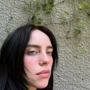 Billie Eilish OnlyFans Leaked Free Thumbnail Picture - #3YFrQyIknY