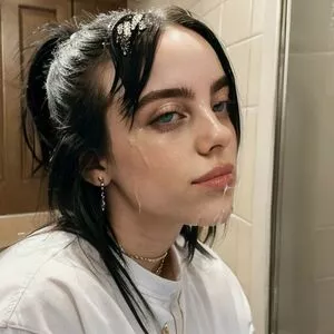 Billie Eilish OnlyFans Leaked Free Thumbnail Picture - #5EQ4J0QUQx