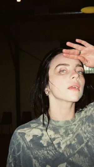 Billie Eilish OnlyFans Leaked Free Thumbnail Picture - #64TYdlxgPL