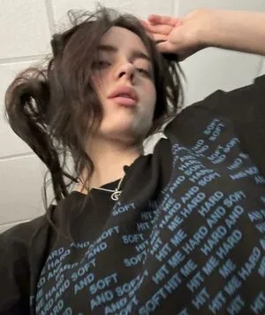 Billie Eilish OnlyFans Leaked Free Thumbnail Picture - #BYT8BPuPF4