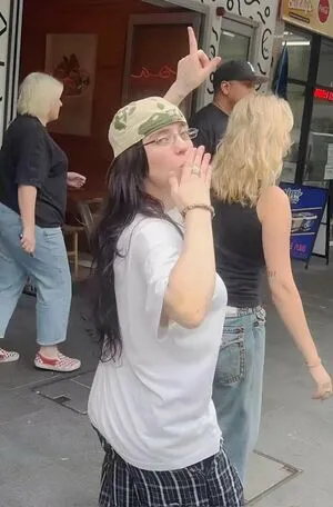 Billie Eilish OnlyFans Leaked Free Thumbnail Picture - #M0h3bSg76N