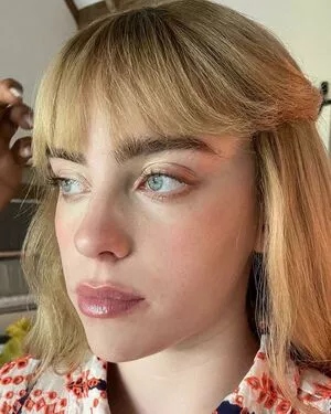 Billie Eilish OnlyFans Leaked Free Thumbnail Picture - #NFLFuCxFnh