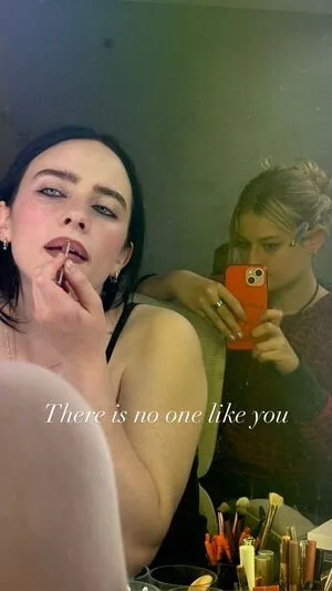 Billie Eilish OnlyFans Leaked Free Thumbnail Picture - #NWsrskA4DC